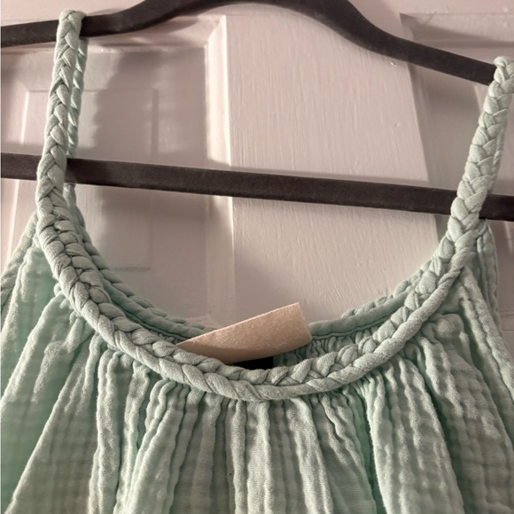 Universal Thread Light Green Top - Picture 2 of 4